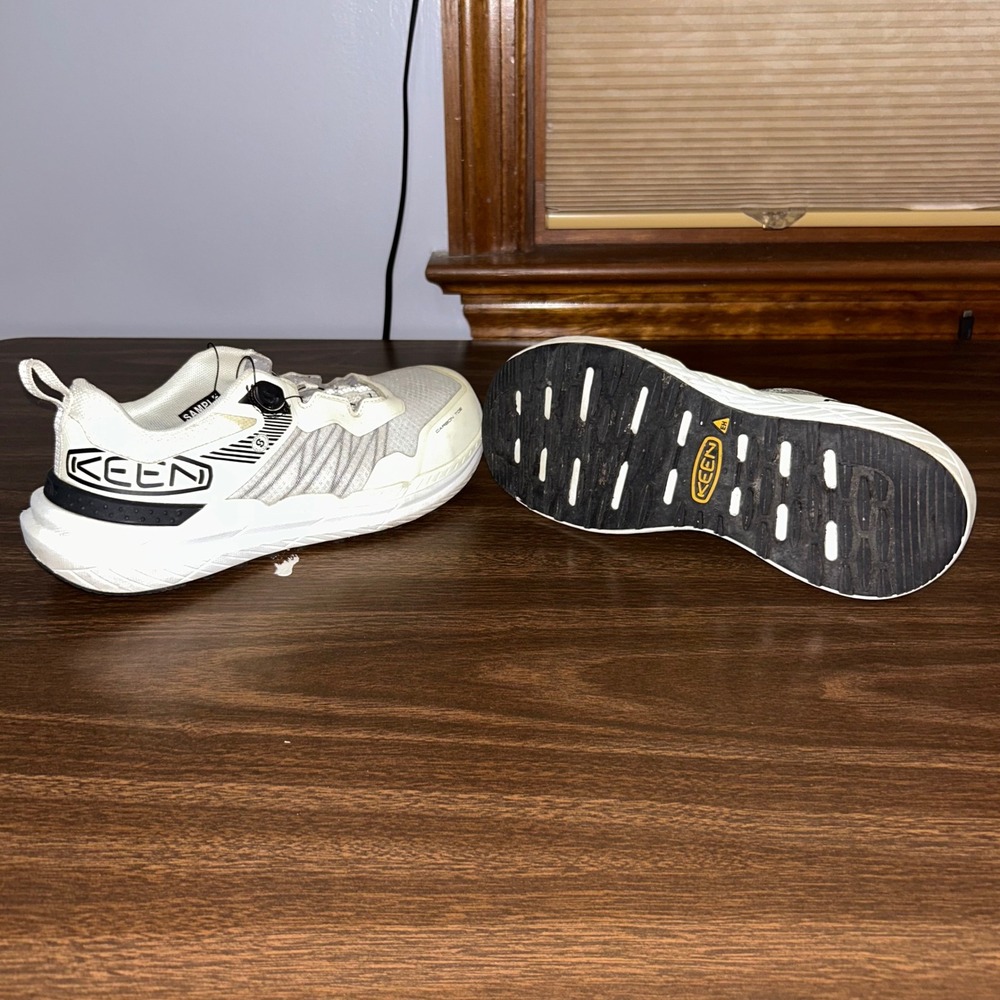 Keen Utility Arcania Work Shoes Composite Toe Mens 7 White Black Safety Sneaker